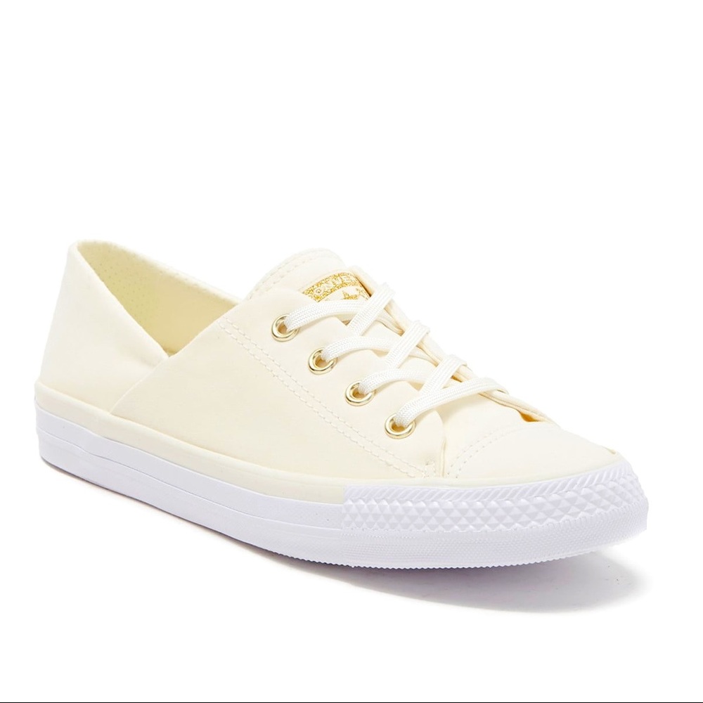 Chuck Taylor Casual Sneaker (Woman’s) Size 11